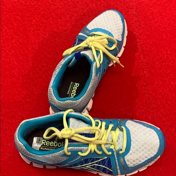 Athletic shoes 👟 - Picture 2 of 4